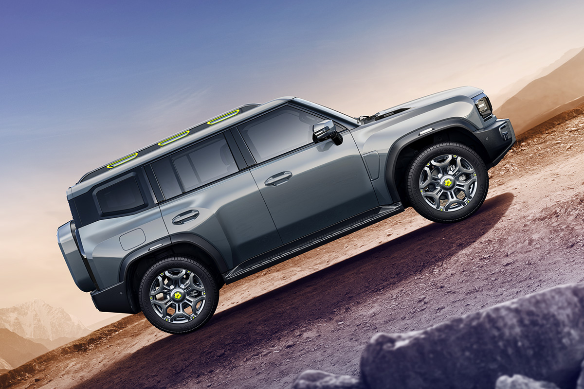 Off-road ready stance